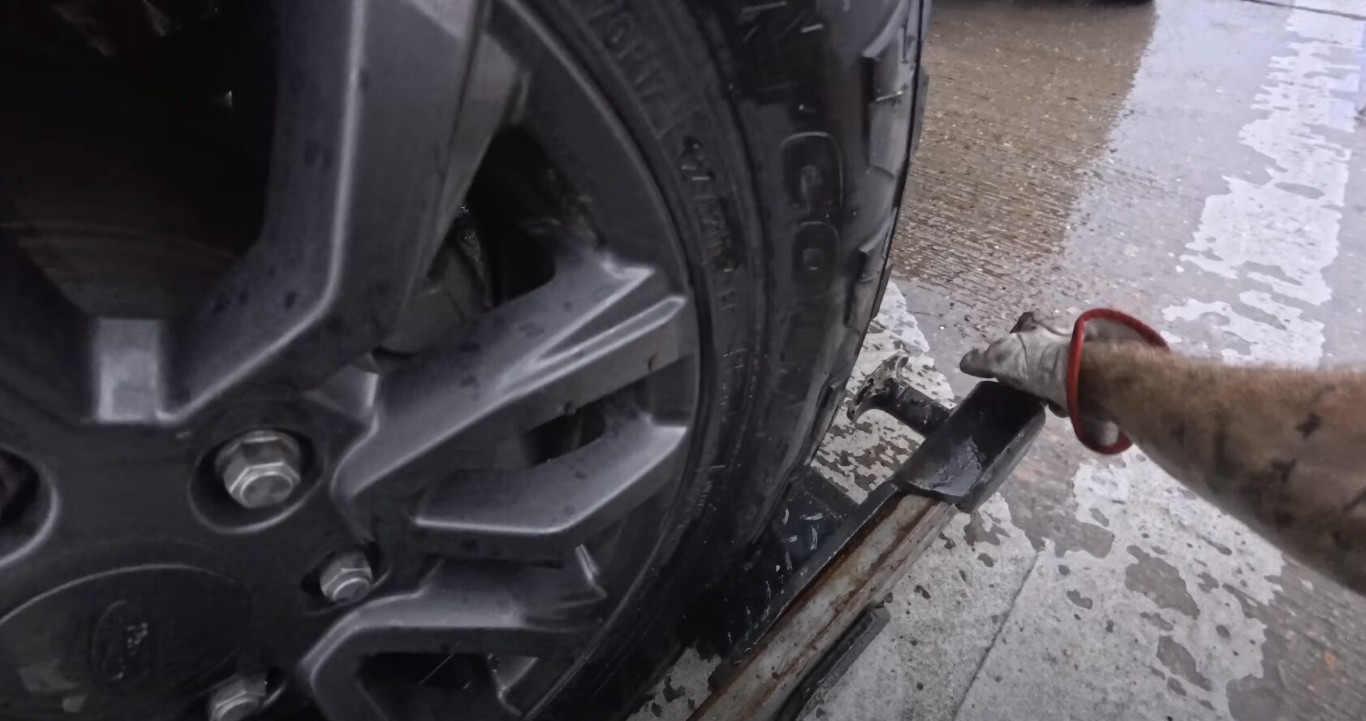 Long-distance towing with secure vehicle transport